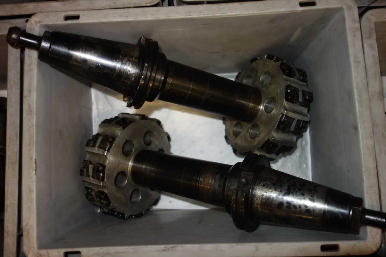 LOT OF ASSORTED CAT 50 TOOL HOLDERS - MACHINING ACCESSORIES & TOOLING