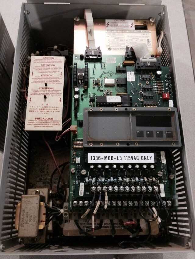 USED ALLEN-BRADLEY 10HP 1336 AC DRIVE 1336-B010-EAD SERIES A - MOTOR DRIVES