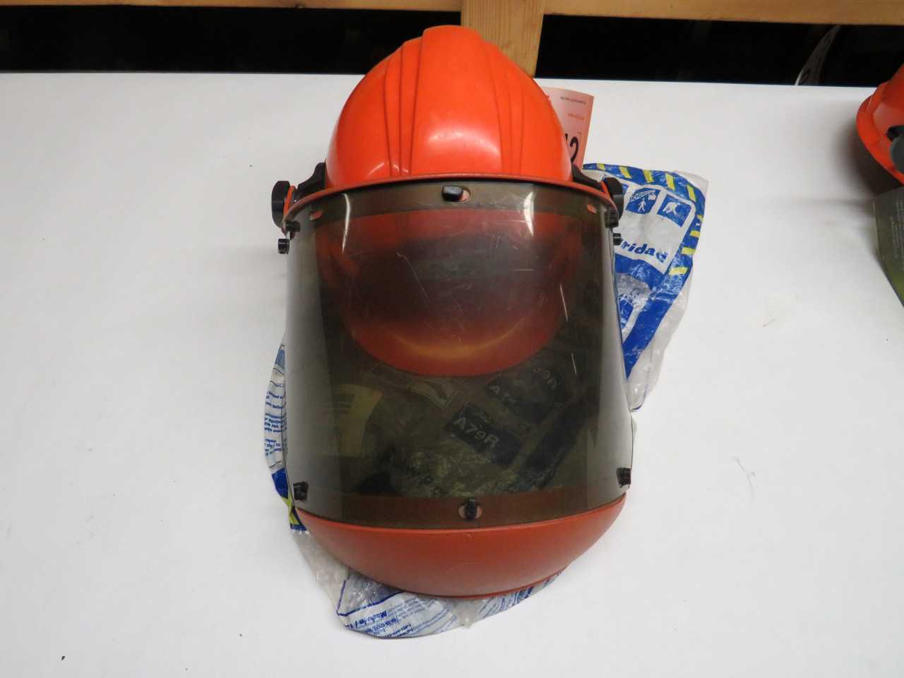 SALISBURY SAFETY HAT W/ AS1000FS ELECTRIC ARC FLASH FACE SHIELD - WELDING EQUIPMENT