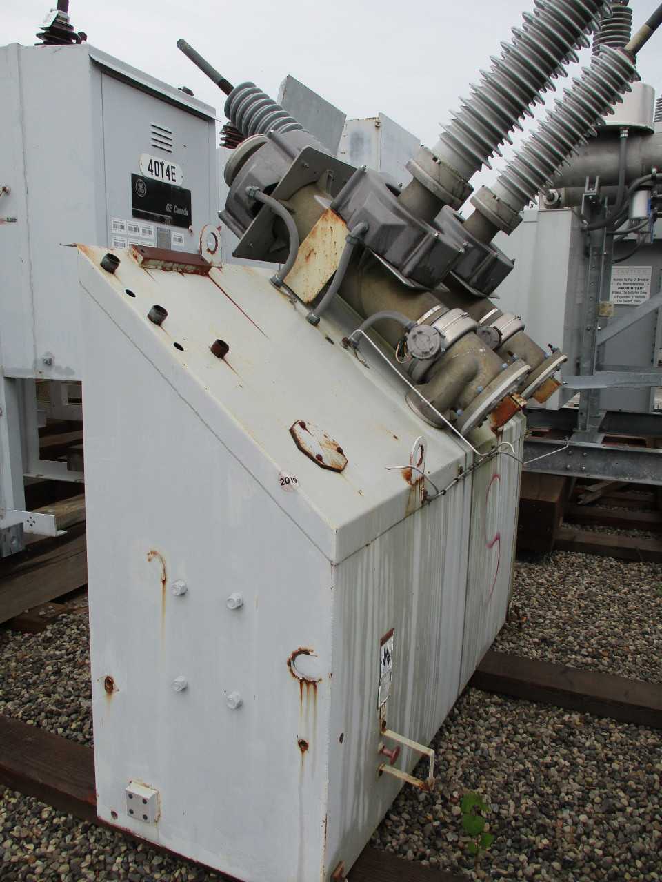 1987 Siemens SP SF6 Breaker. Type 48.3SP31.5. 48.3kv, 2500A - CIRCUIT BREAKERS