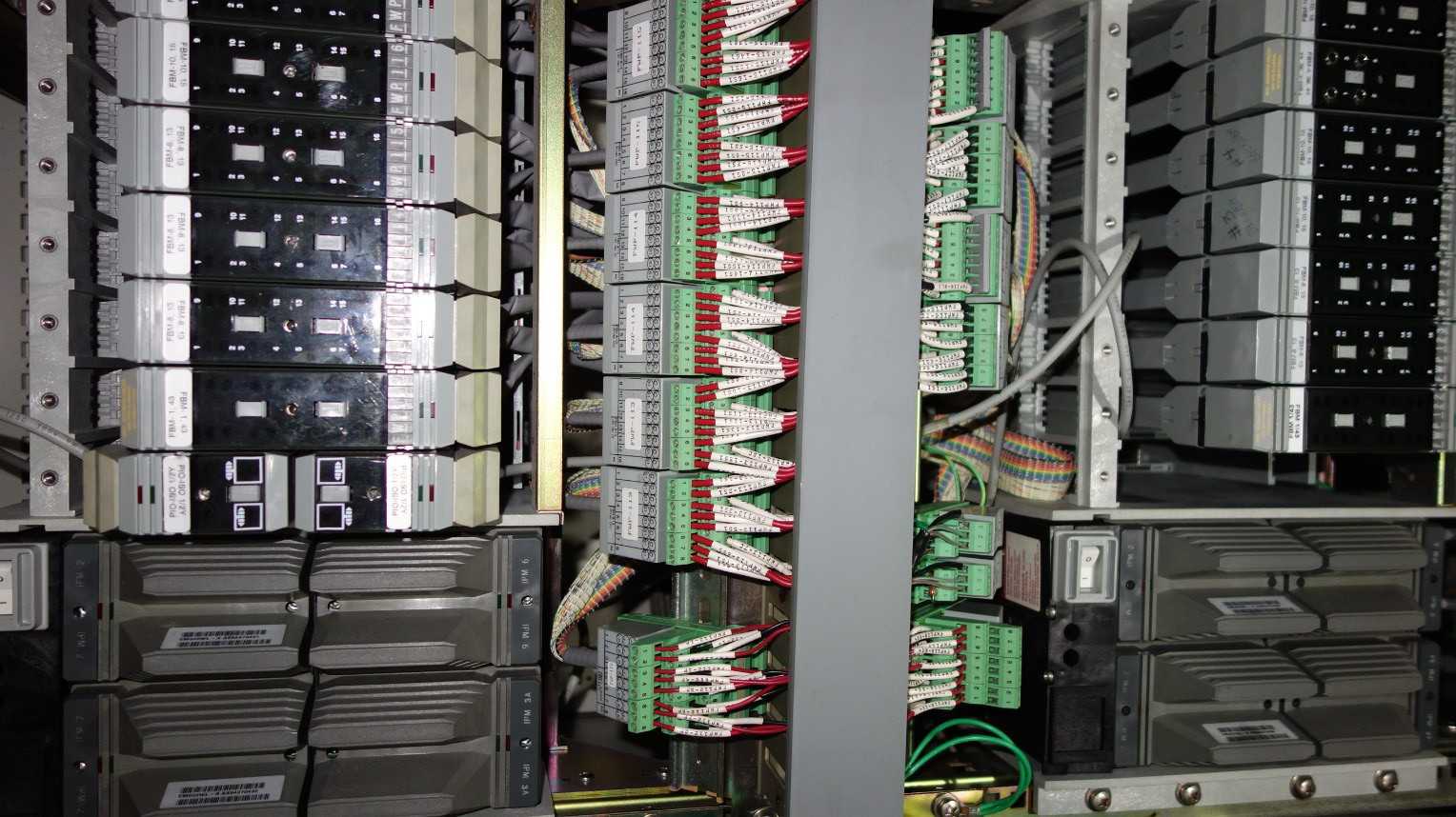 FOXBORO I/A SERIES CONTROL CABINET W/ MODULES CHASSIS - AUTOMATION & CONTROLS