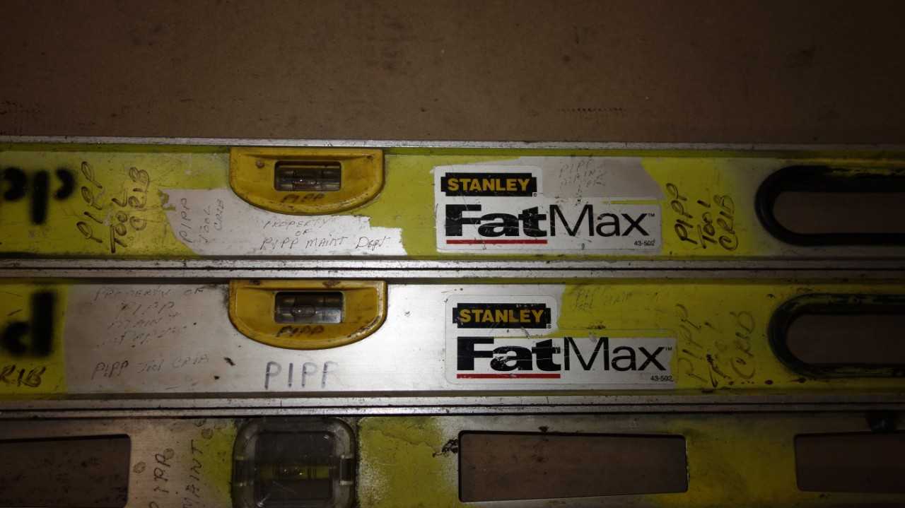 LOT OF 5 STANLEY 4 FT LEVELS - ELECTRIC POWER TOOLS