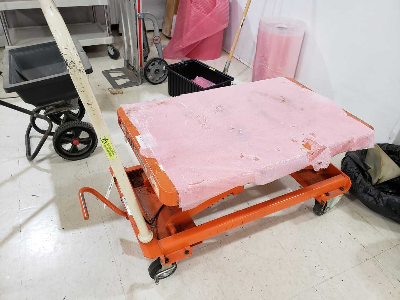 550 Lb Rolling Hydraulic Cart - MISCELLANEOUS