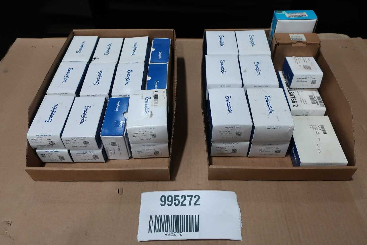 LOT OF ASSORTED SWAGELOK FITTINGS. - PROCESS EQUIPMENT