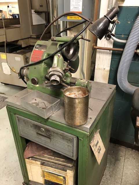 Deckel Corp Single lip gutter grinder - GRINDING MACHINES