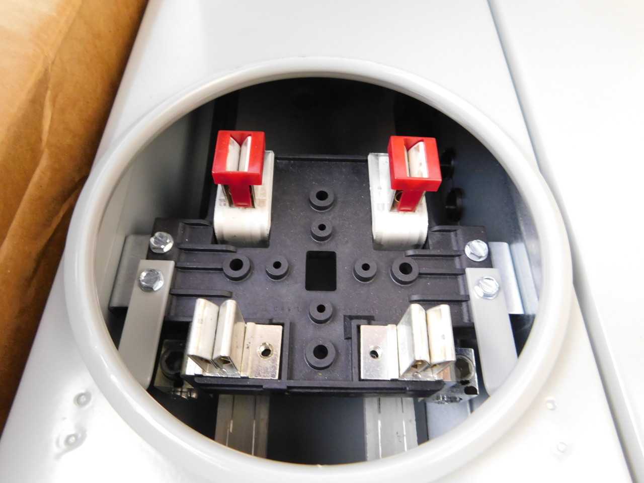 Quantity of 2x MBE1212L200BTS Electrical Panel/Loadcenter/Switchboards - ELECTRICAL COMPONENTS