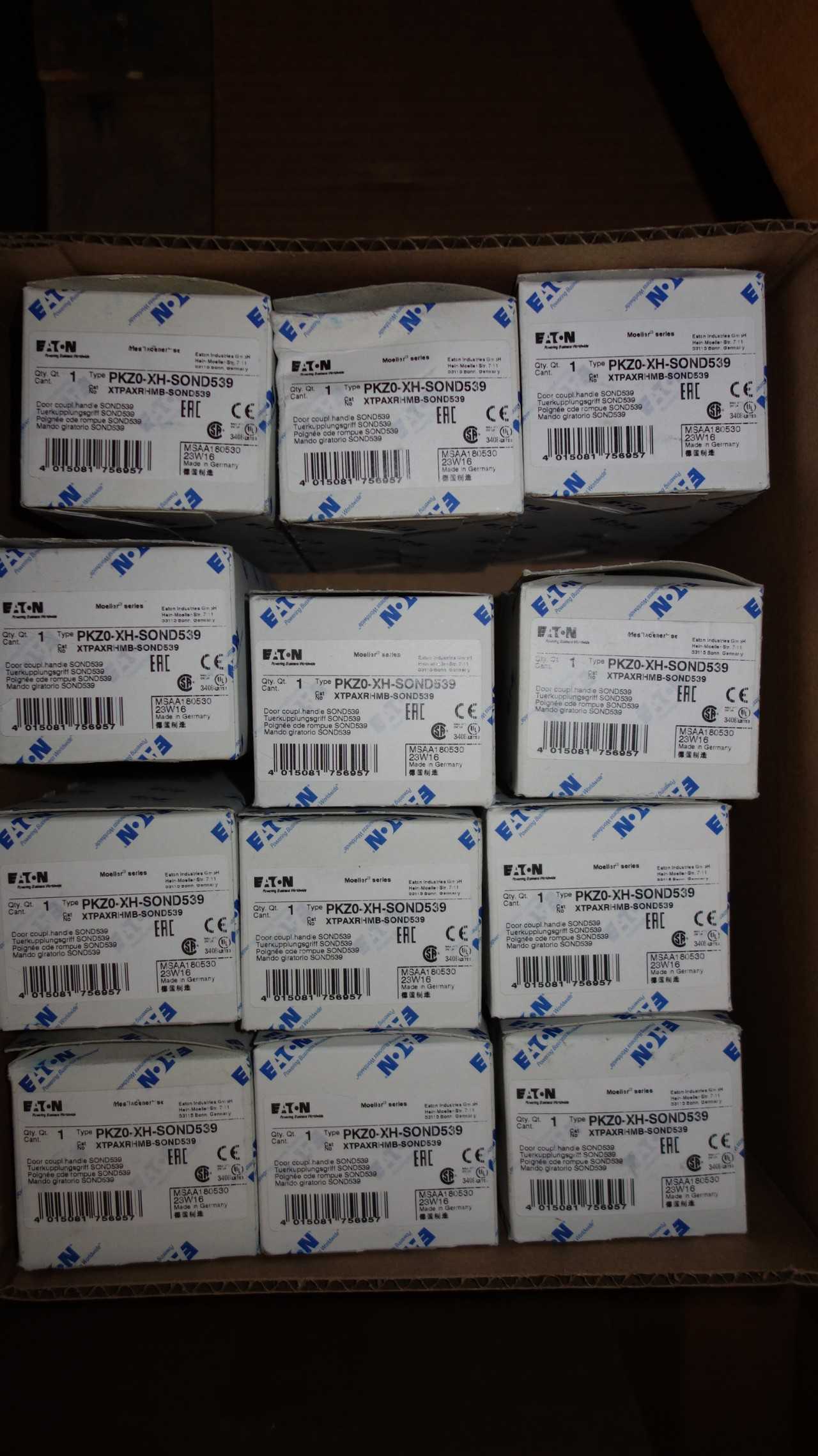 LOT OF 12 EATON PKZ0-XH-SOND539 DOOR COUPLING SWITCHES - ELECTRICAL COMPONENTS