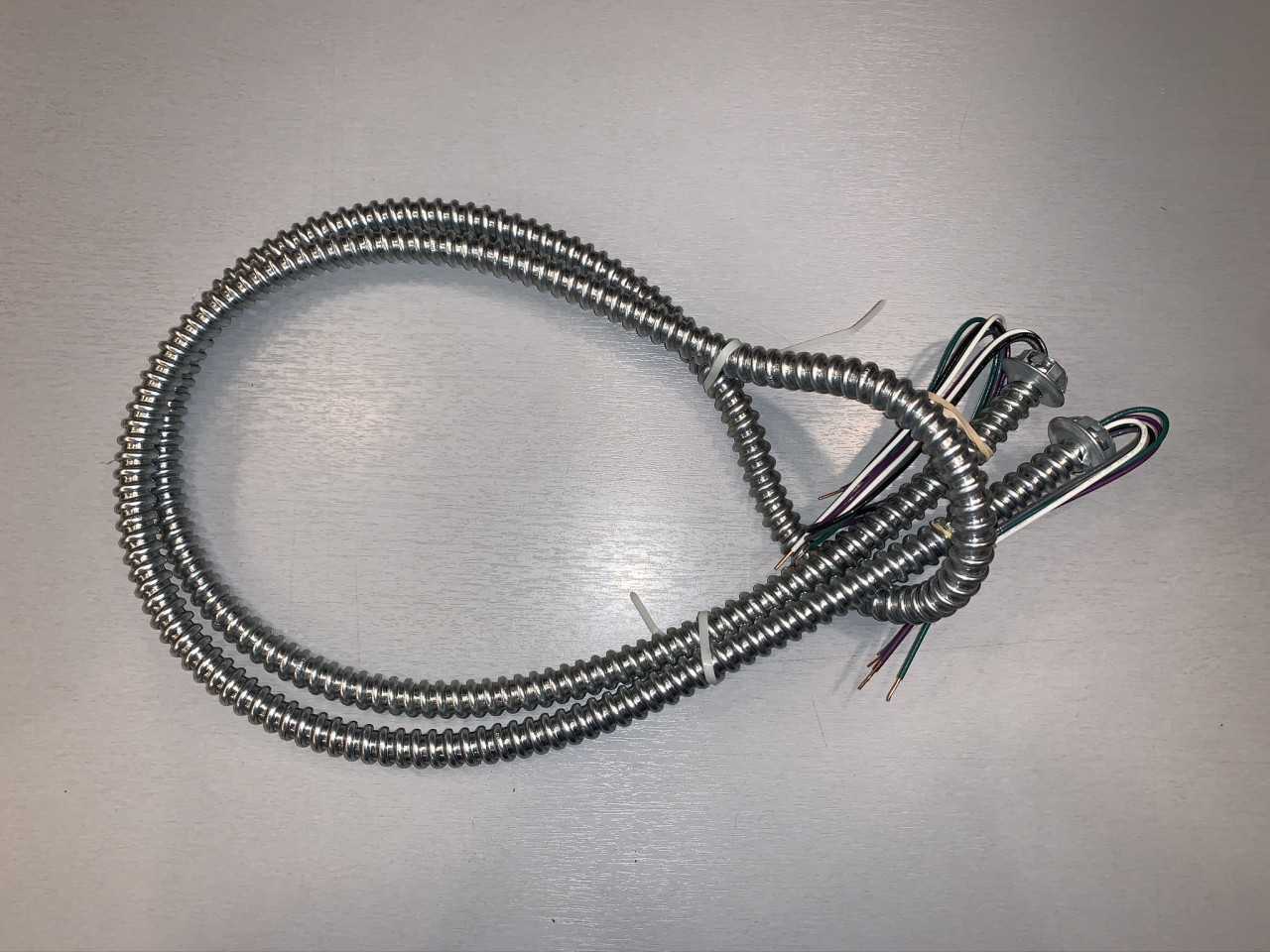 Lot of 200 New Units Southwire 6 foot Flexible Conduit Fixture Whip with 5 wires - ELECTRICAL COMPONENTS