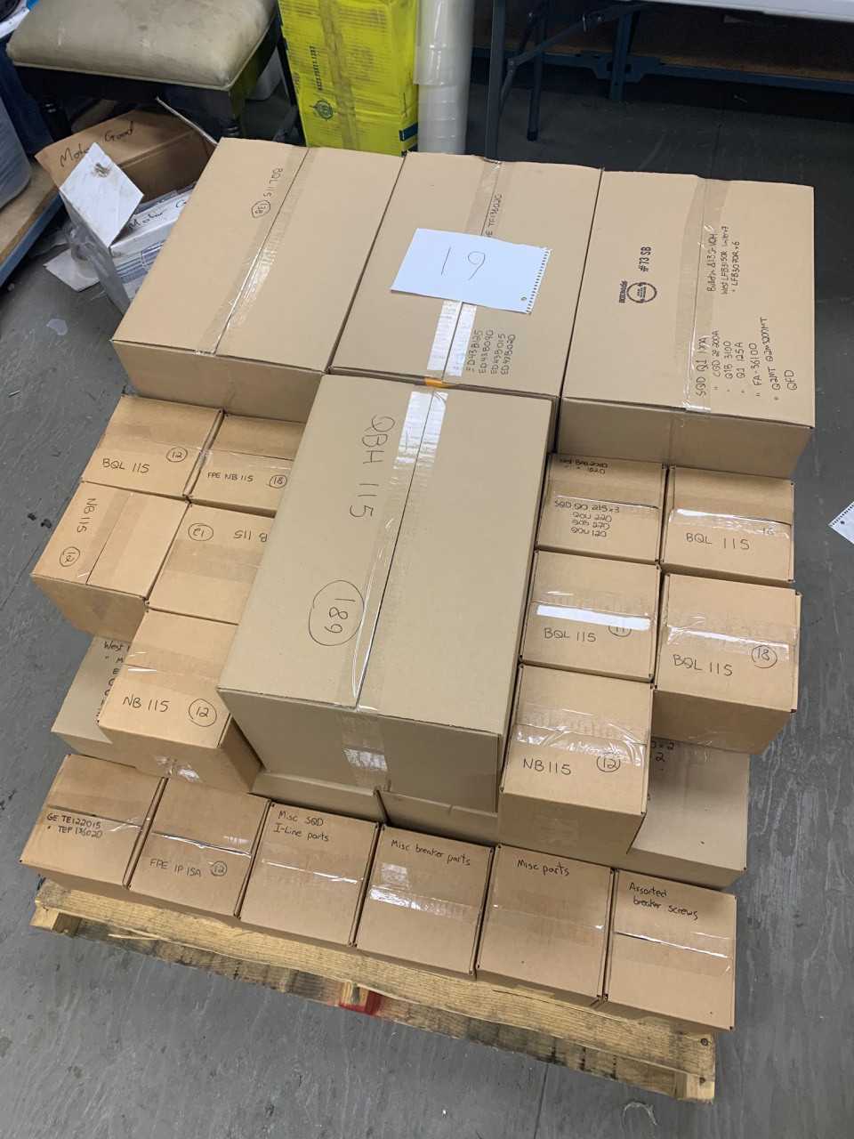 Assorted Pallet of Circuit Breakers - CIRCUIT BREAKERS