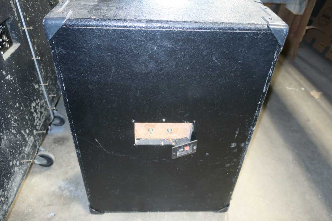 LOT OF 2 BFI BULLFROG SPEAKERS - MISCELLANEOUS