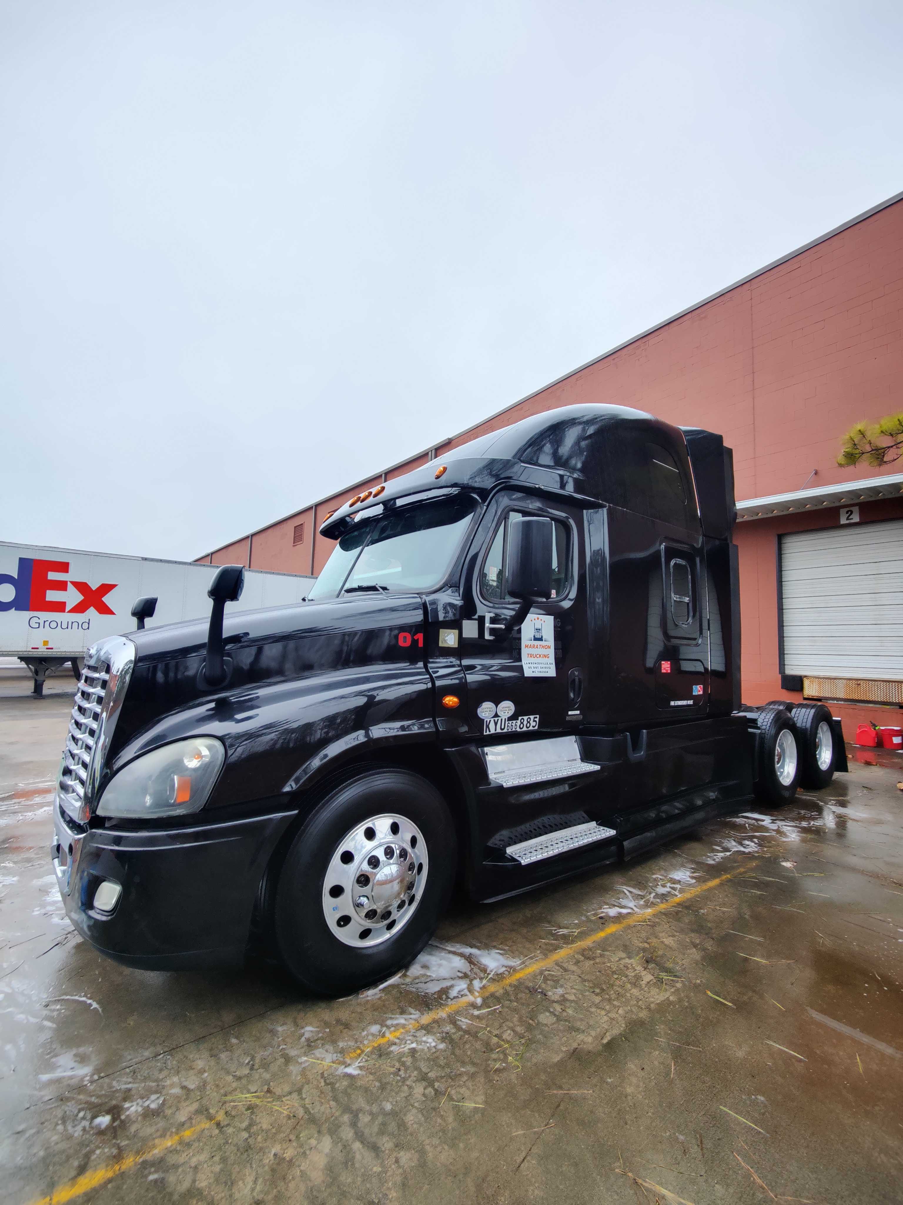 2015 Freightliner Cascadia 125 - BUSES
