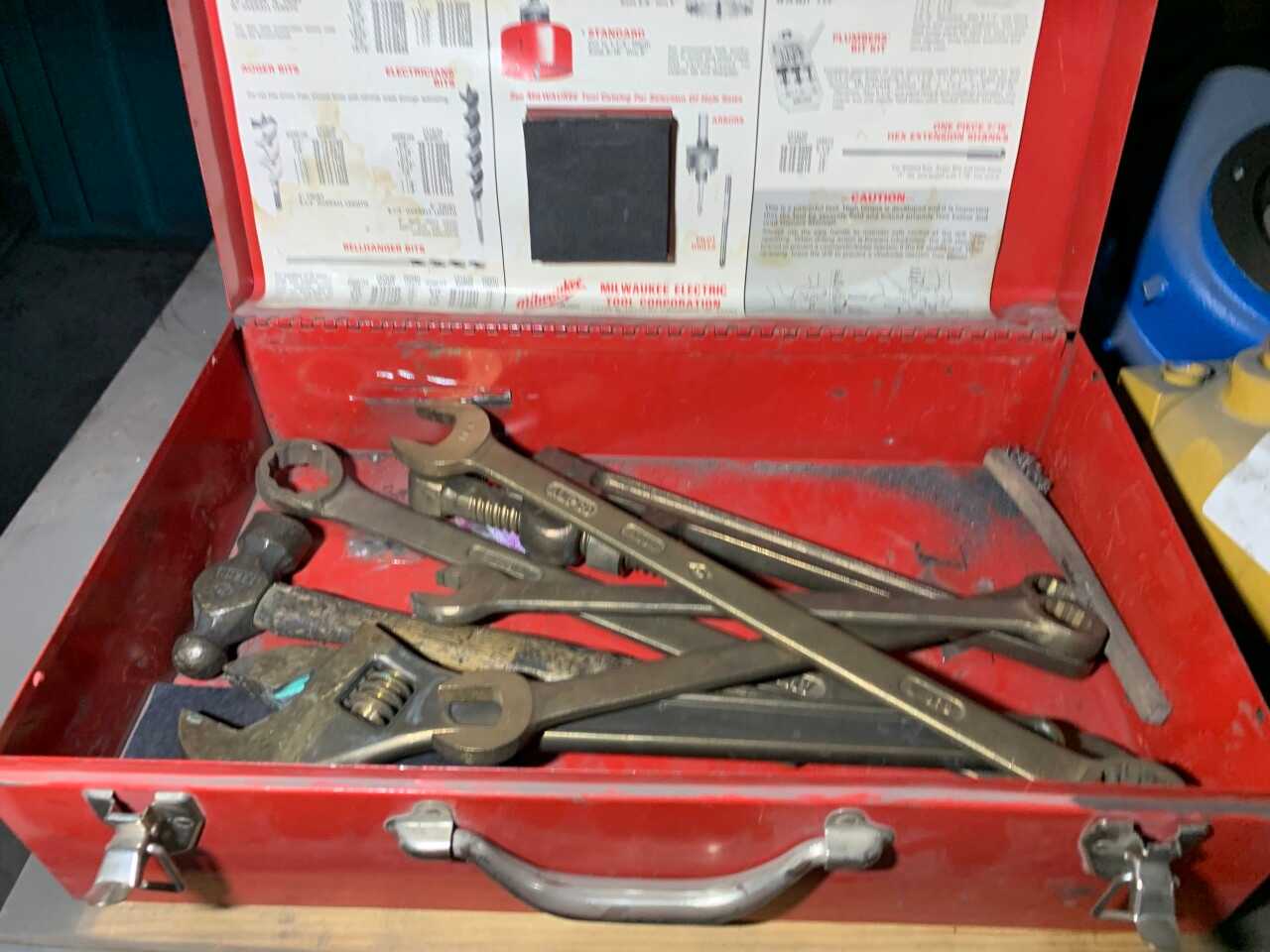 CONTENTS OF SHELVING - INDUSTRIAL PARTS