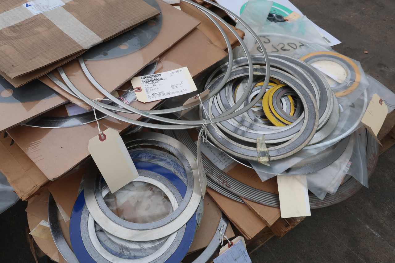 2 PALLETS OF ASSORTED SEALS AND GASKETS - OIL SEAL
