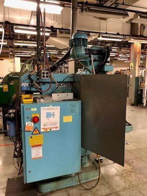 Hurco Vertical Milling Machine - CNC MACHINING CENTERS