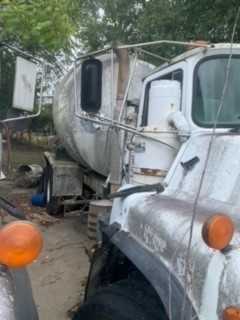 1999 MACK 600 DM600 READYMIX CONCRETE MIXER TRUCK - NO TITLE AVAILABLE - MIXER TRUCKS
