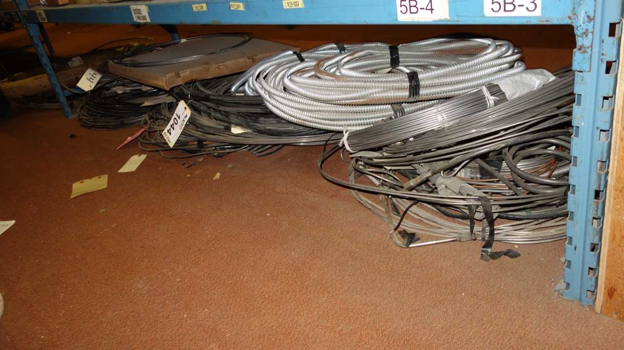 LOT OF SOLID CONDUCTOR WIRE AND ELECTRIC HEATING CABLE - ELECTRICAL COMPONENTS