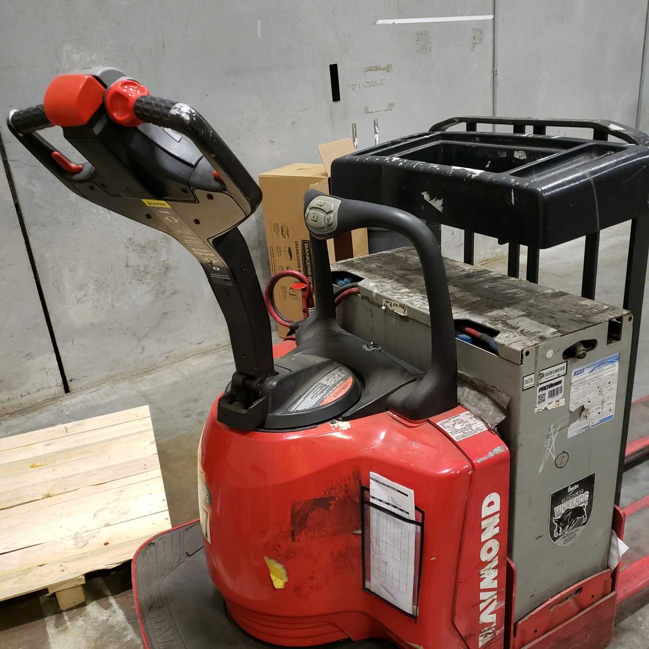 2012 Raymond 8400 double rider pallet jack Lakeland FL - MANUAL PALLET JACKS