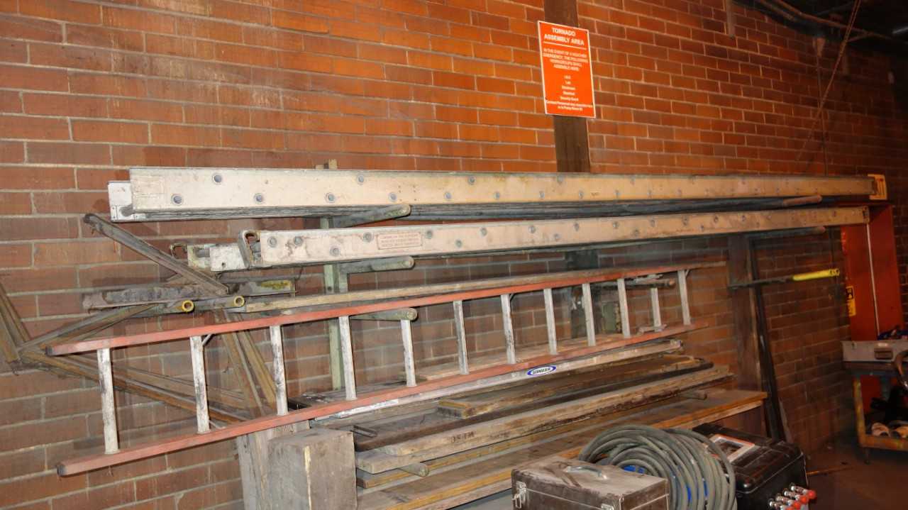 LOT OF 3 ASSORTED LADDERS, WERNER TASK-MASTER - MATERIAL HANDLING