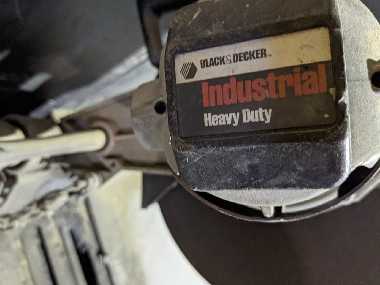 Black and Decker Metal cutting Chop saw - METAL SAWS