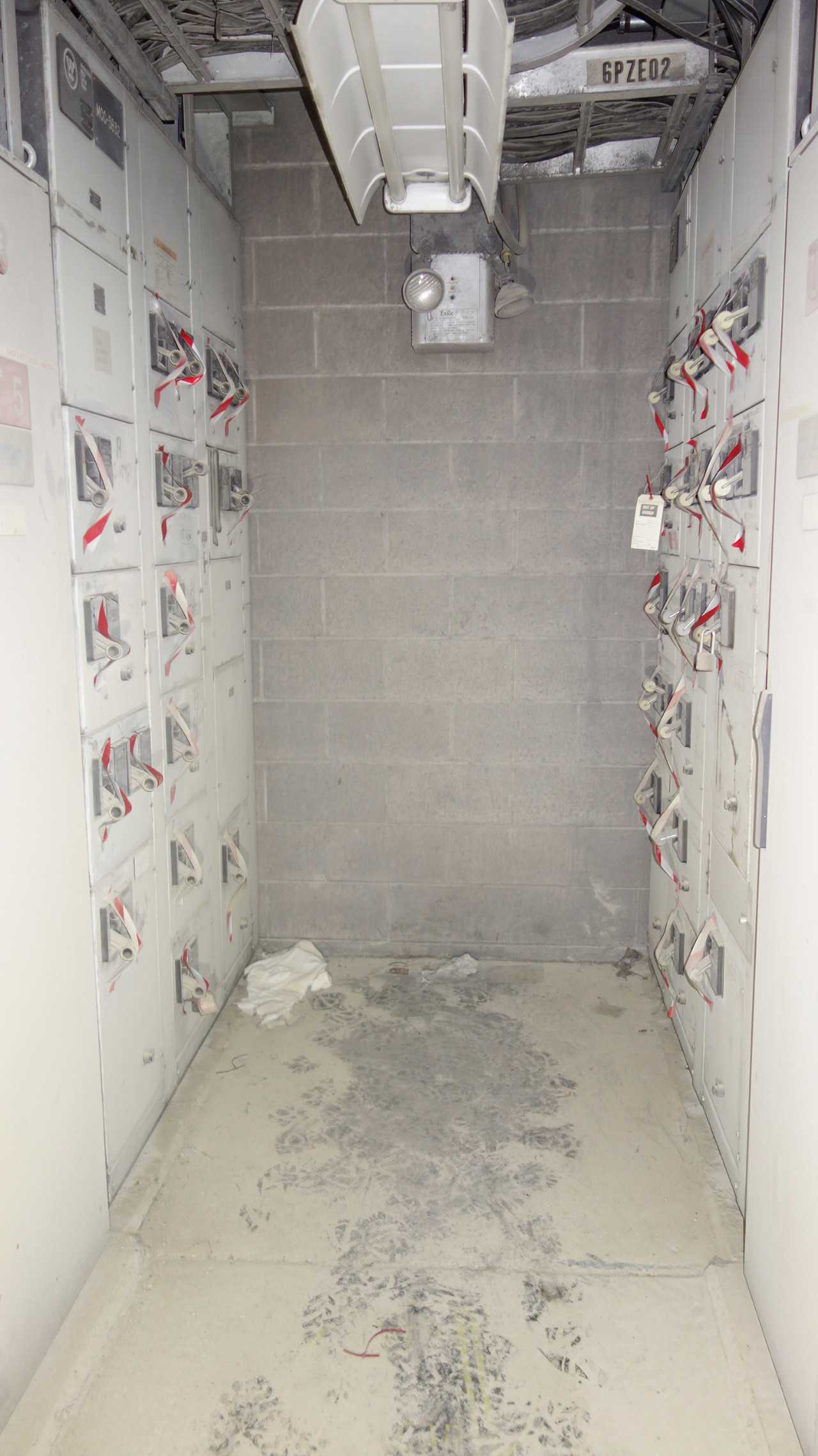 X6 VERTICAL SECTIONS OF WESTINGHOUSE MCC BUCKETS - MOTOR CONTROL CENTERS