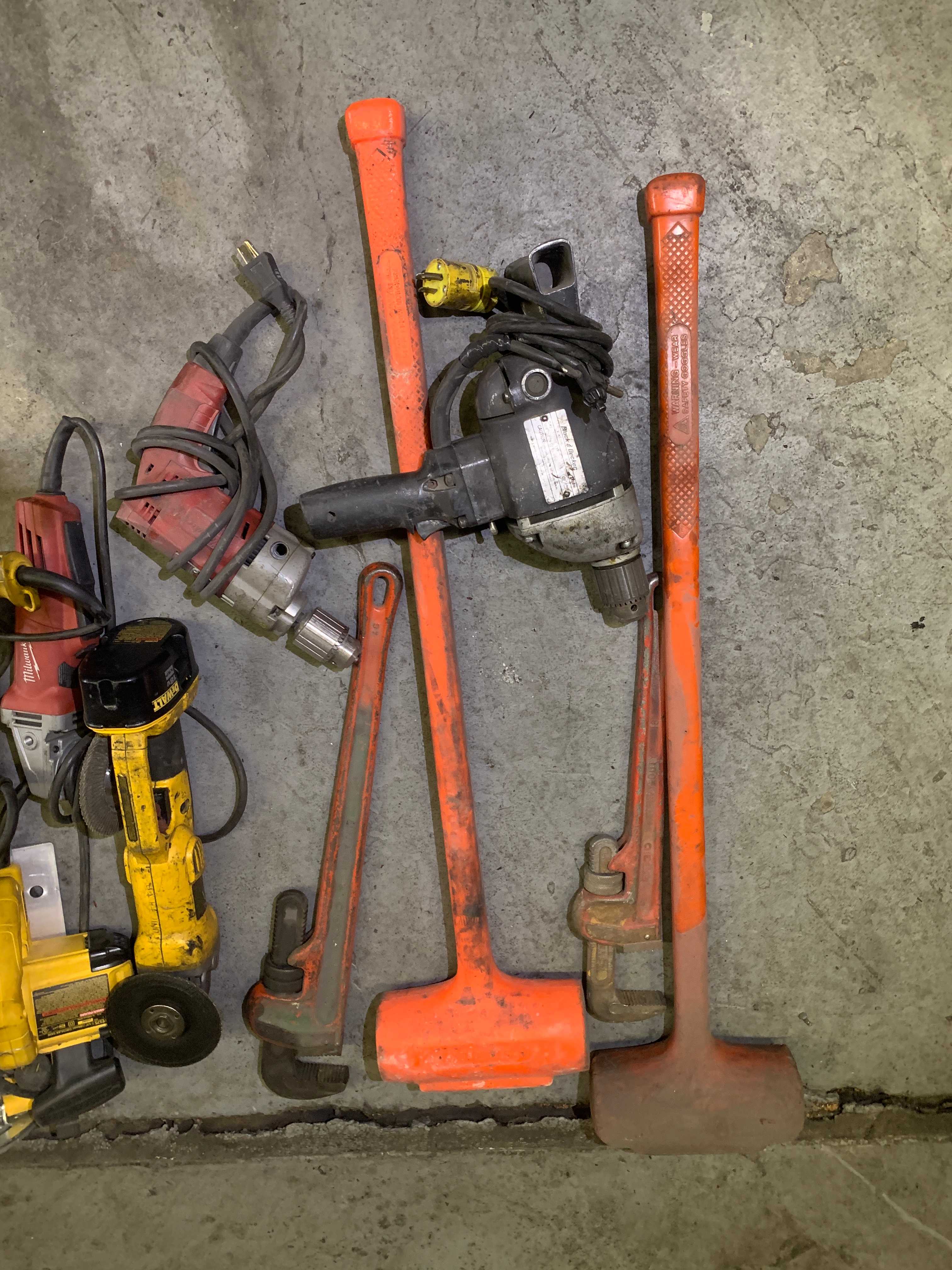 LOT OF POWER TOOLS - ELECTRIC POWER TOOLS