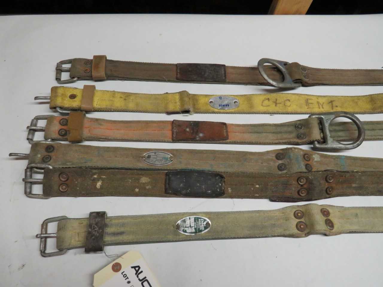 LOT OF 6 ASSORTED SAFETY BELTS - SAFETY EQUIPMENT