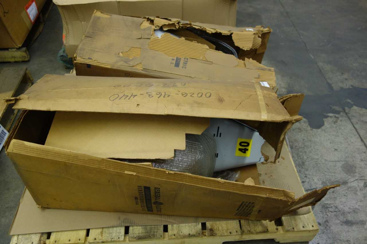 4 PALLETS OF ASSORTED LIGHTING FIXTURES - LIGHTING