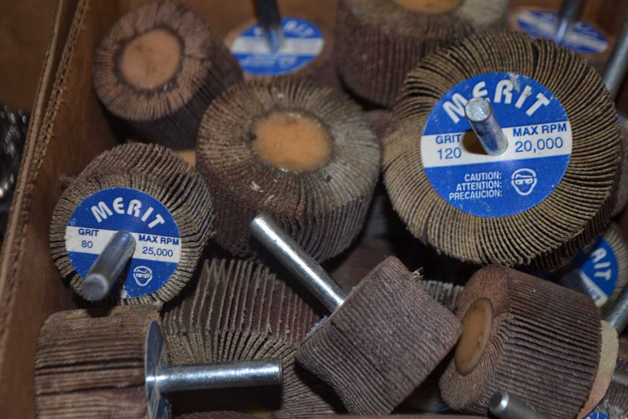 LOT OF ASSORTED ABRASIVES - MISCELLANEOUS