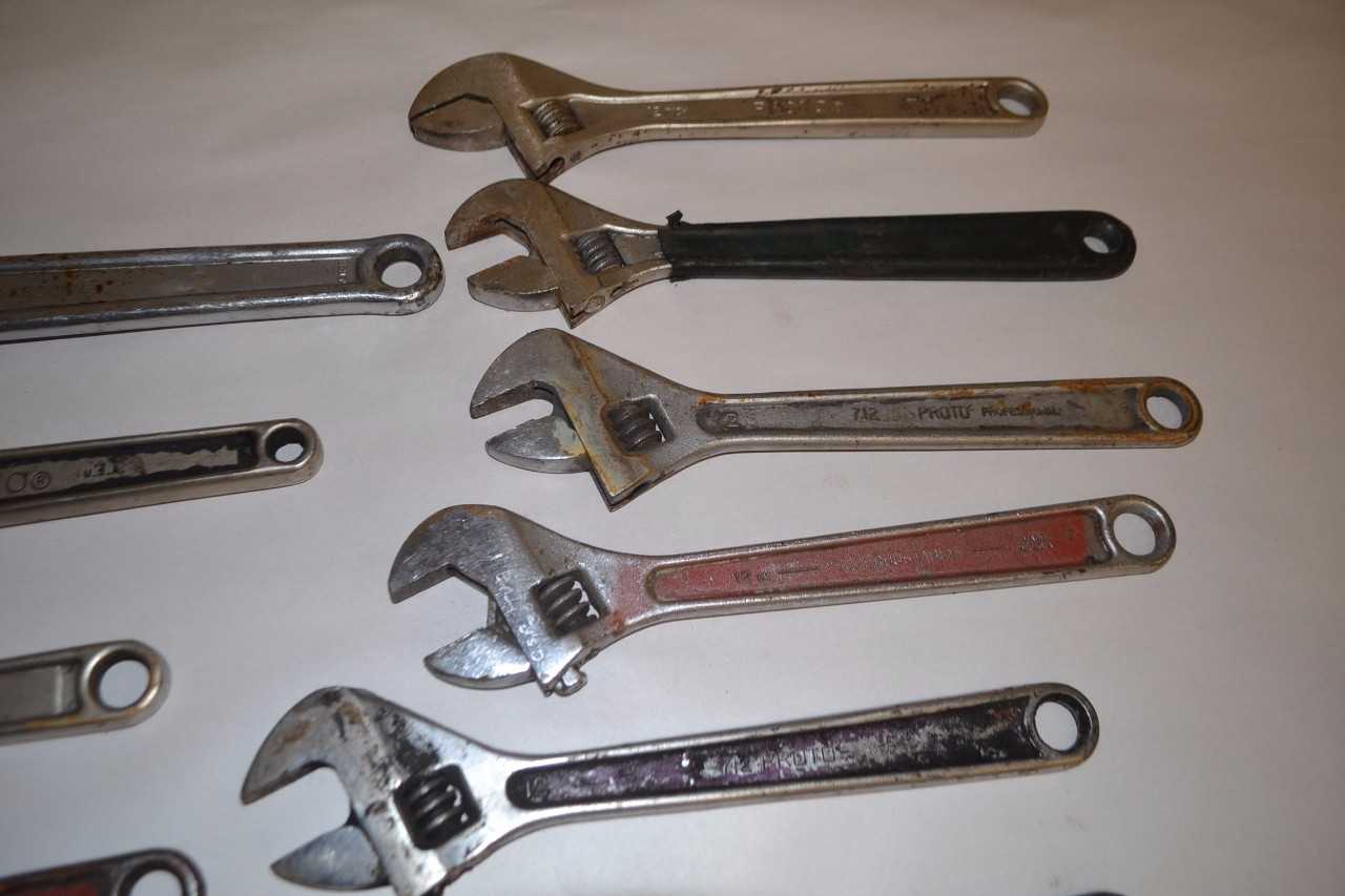 LOT OF ASSORTED CRESCENT WRENCHES - MISCELLANEOUS