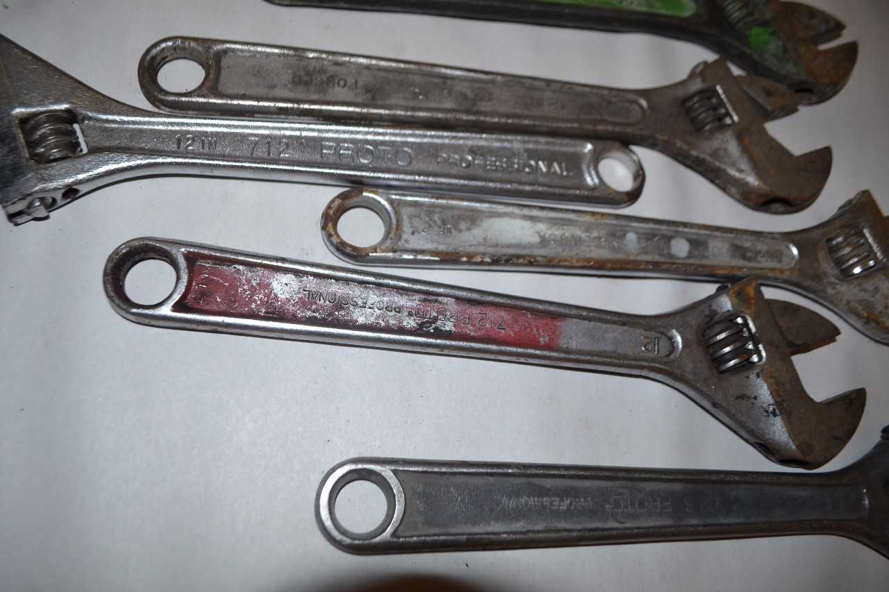 LOT OF ASSORTED CRESCENT WRENCHES - MISCELLANEOUS
