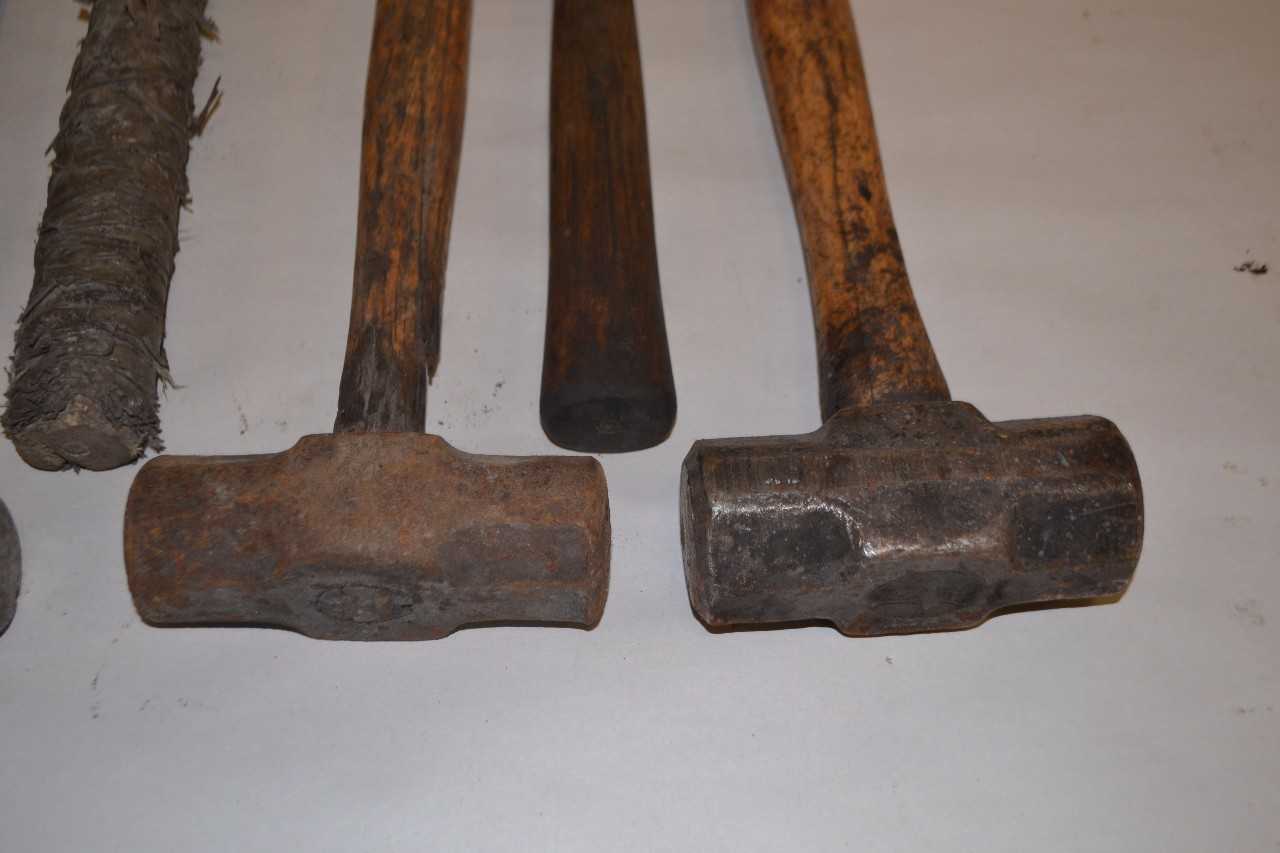 LOT OF 8 ASSORTED SLEDGEHAMMERS - MISCELLANEOUS