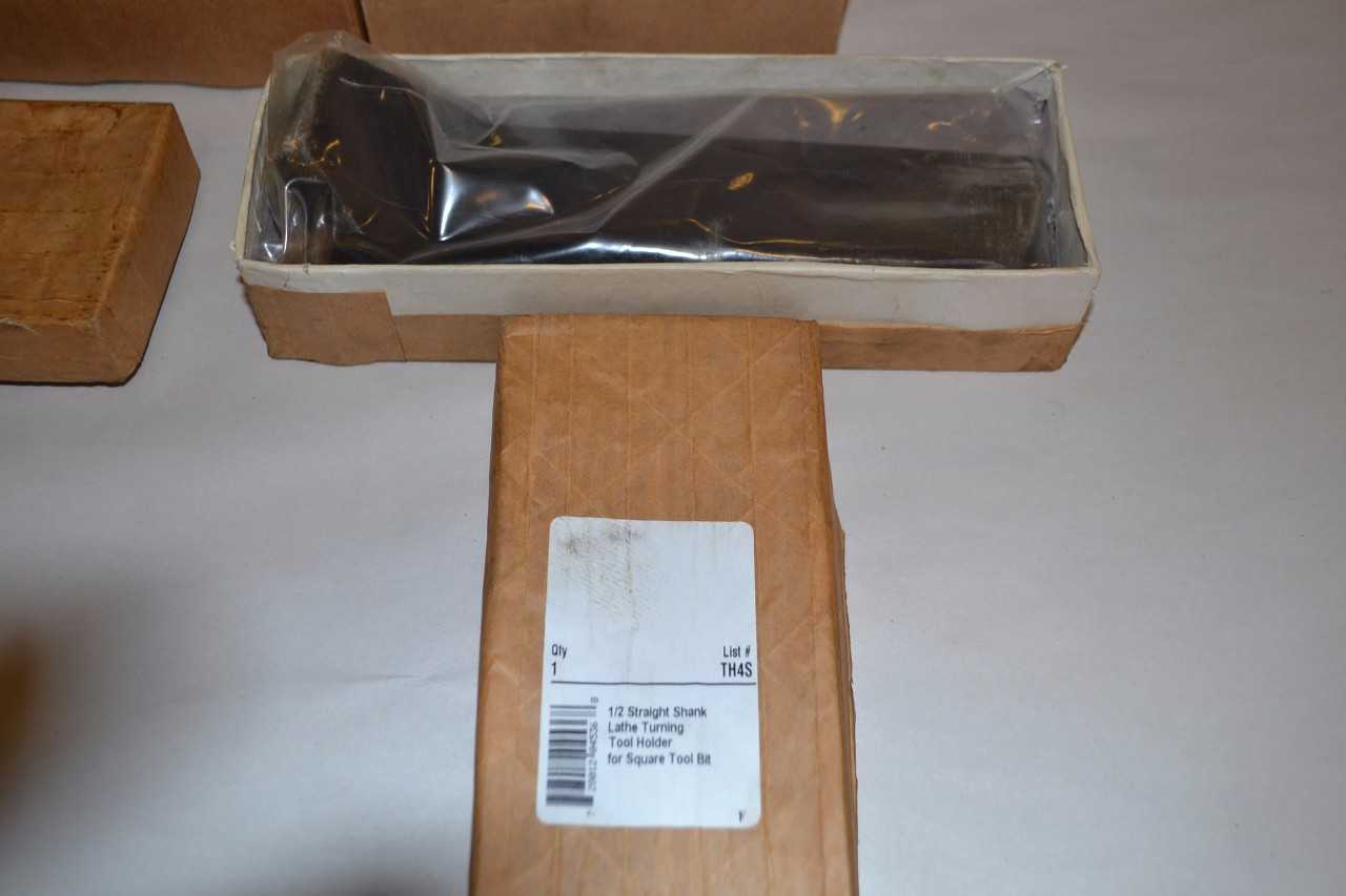 LOT OF ASSORTED HAND TOOLS - MISCELLANEOUS