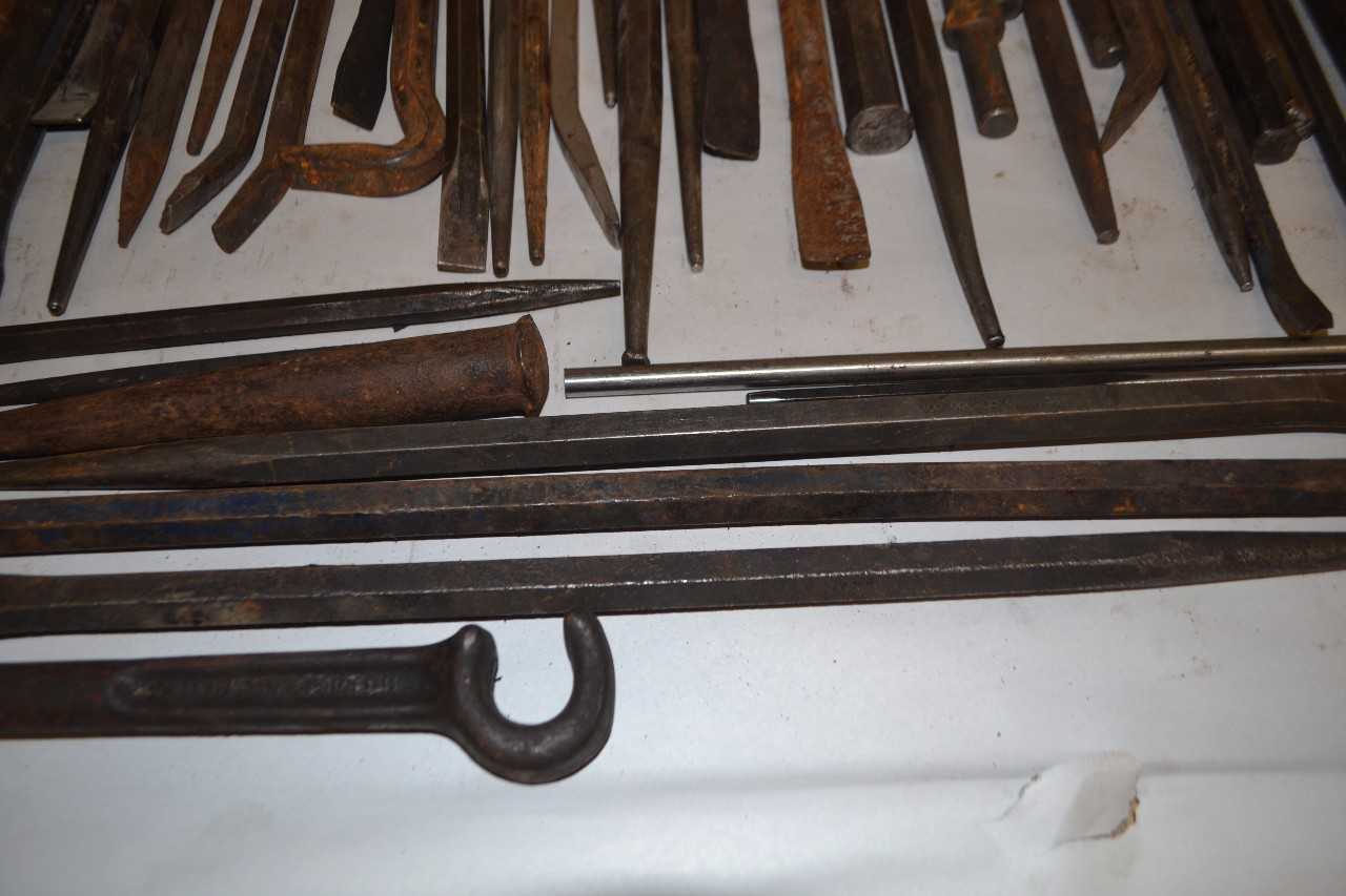 LOT OF ASSORTED TOOLS - MISCELLANEOUS