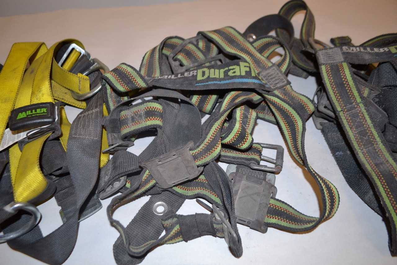 LOT OF ASSORTED SAFETY EQUIPMENT - MISCELLANEOUS