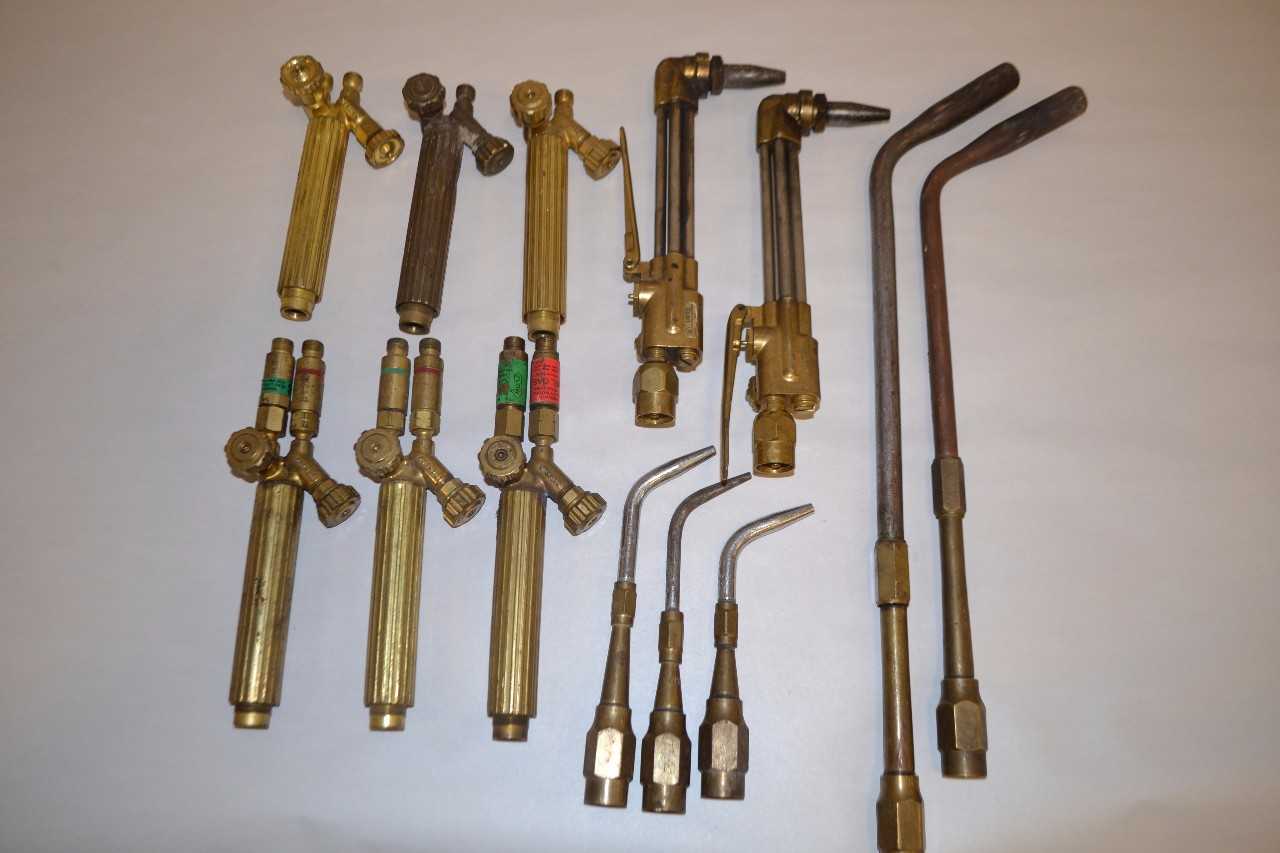 LOT OF ASSORTED OXY/ACETYLENE WELDING SUPPLIES - MISCELLANEOUS