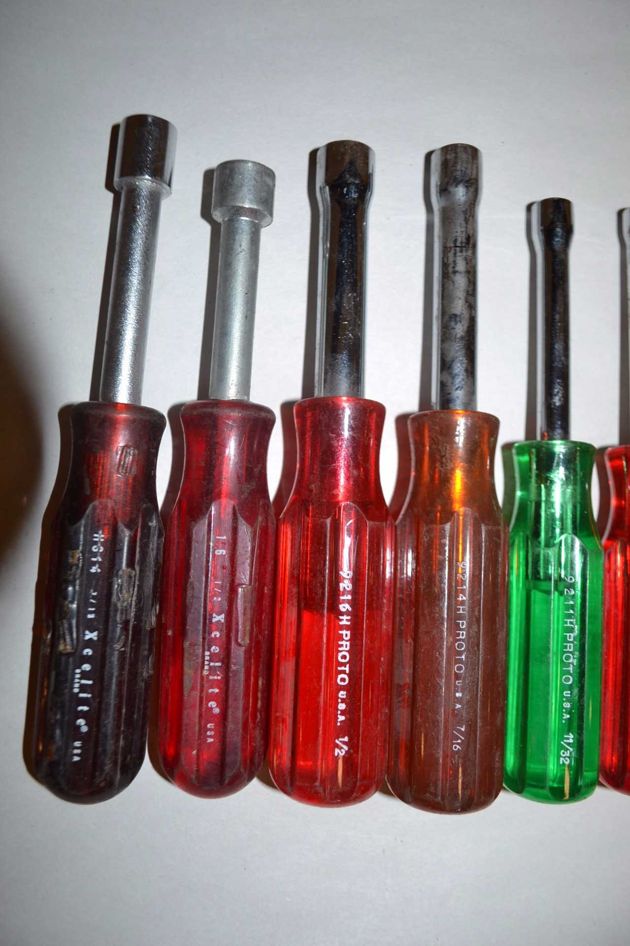 LOT OF ASSORTED NUT DRIVERS - MISCELLANEOUS