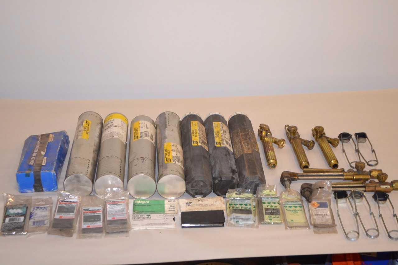 LOT OF ASSORTED WELDING SUPPLIES - MISCELLANEOUS