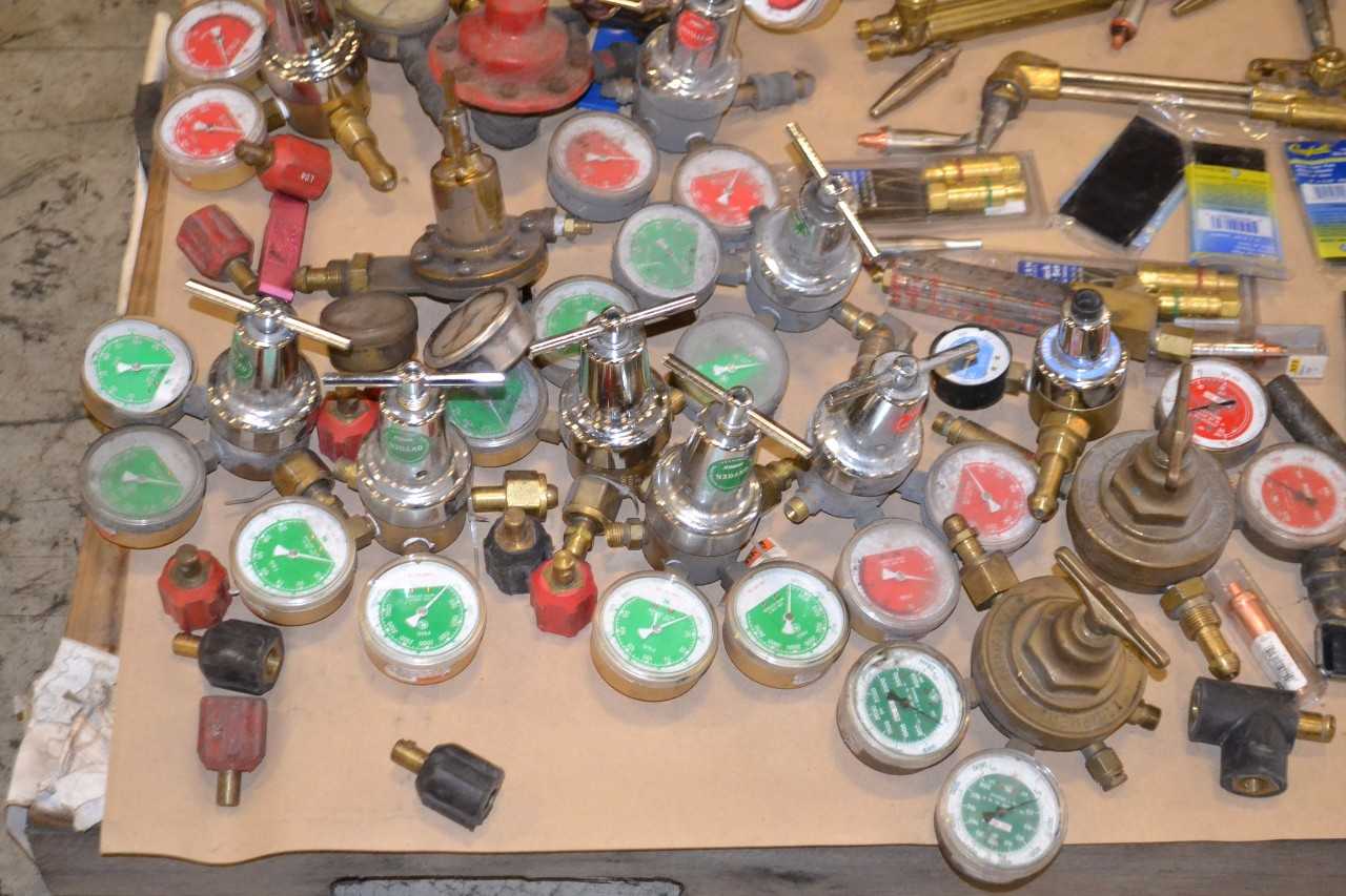 LOT OF ASSORTED WELDING EQUIPMENT - MISCELLANEOUS