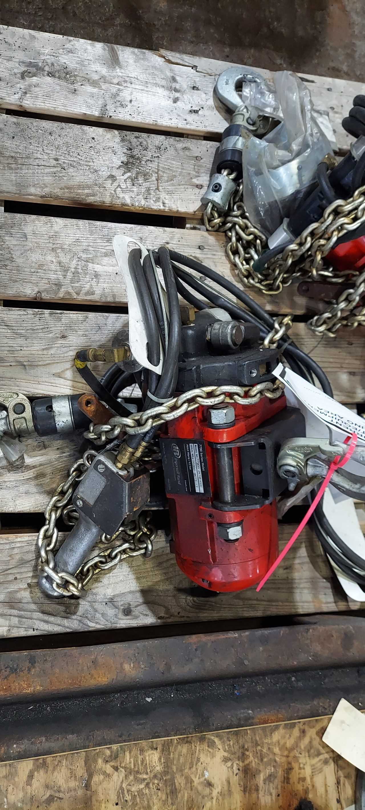 Air Hoist - LIFTING EQUIPMENT