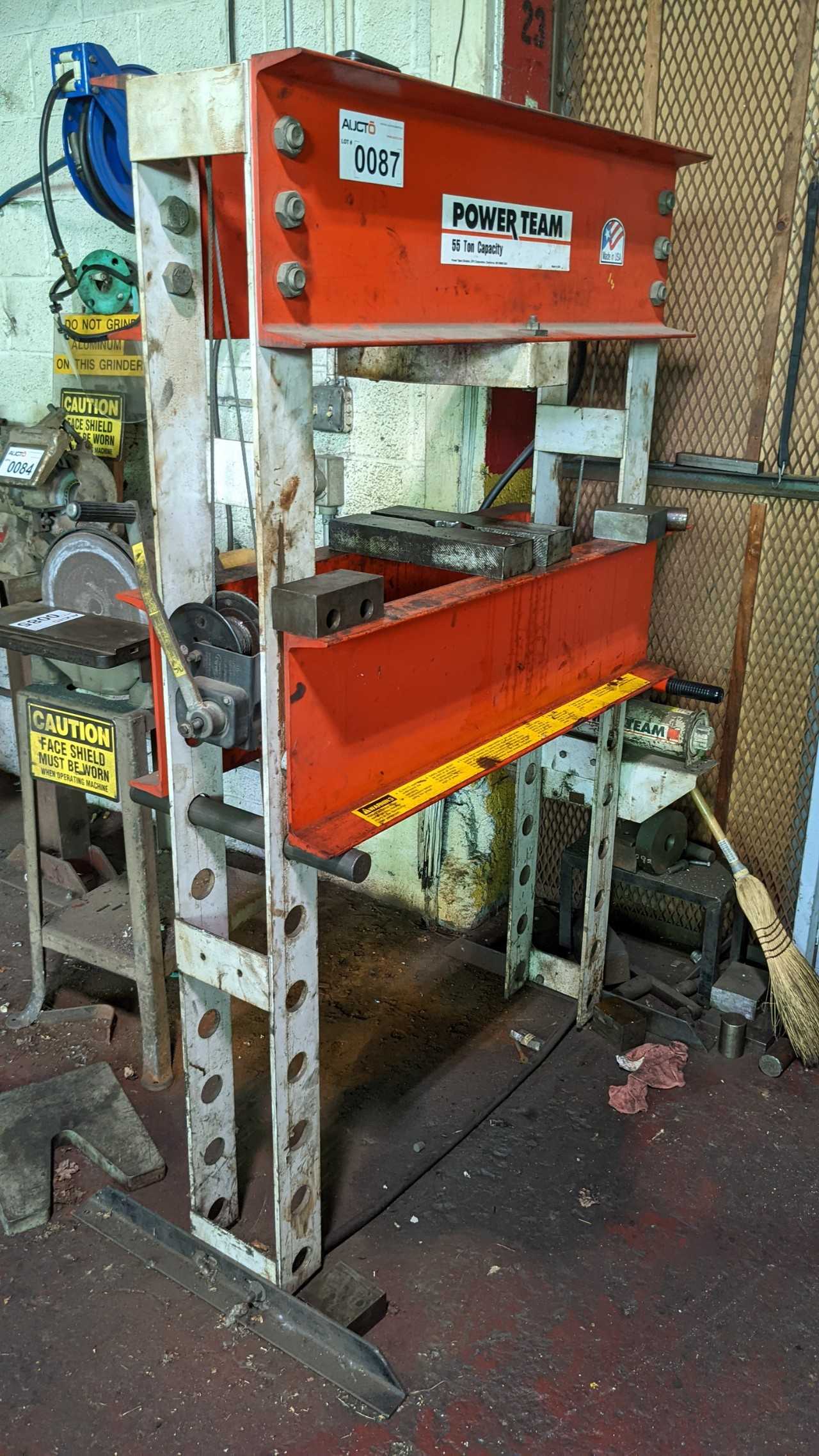 Power team 55 ton capacity hydraulic press - PRESSES