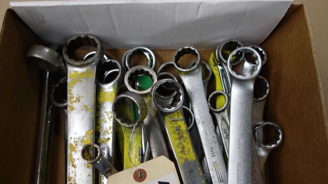 ASSORTED LOT OF DOUBLE ENDED CRESCENT HAND WRENCHES PROTO SNAP-ON ARMSTRONG 9/16 IN TO 1-3/8 IN - HAND TOOLS