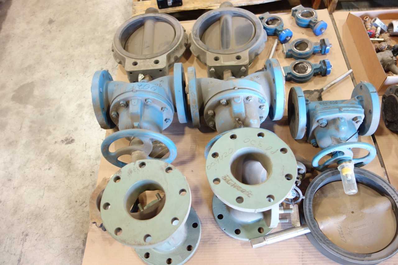 4 PALLETS OF ASSORTED VALES, BUUTERFLY, KNIFE, GATE, BALL AND STRAINER - KNIFE GATE VALVE