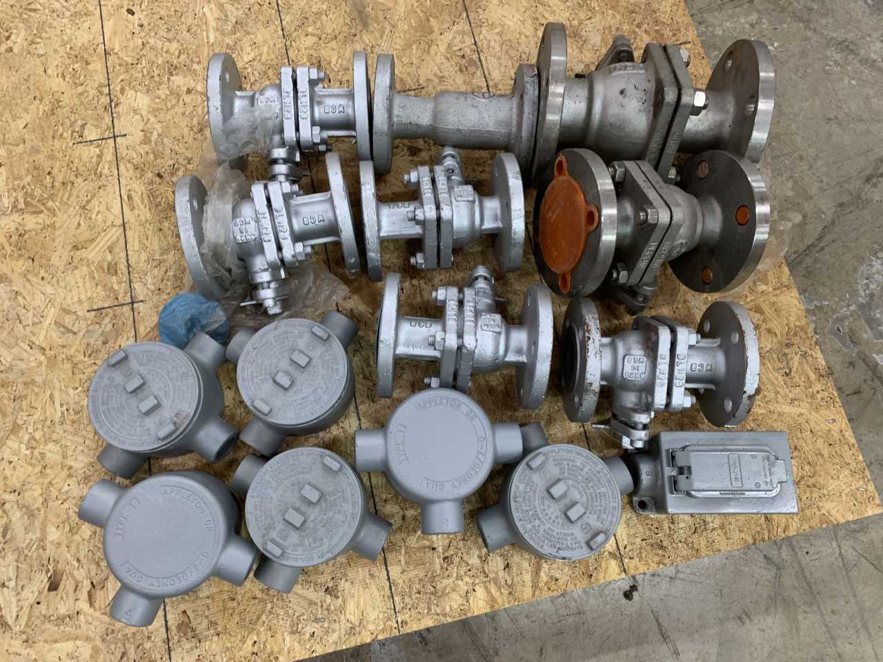 PALLET OF NEW STEEL VALVES, FLANGES AND CONDUIT BOXES - VALVES