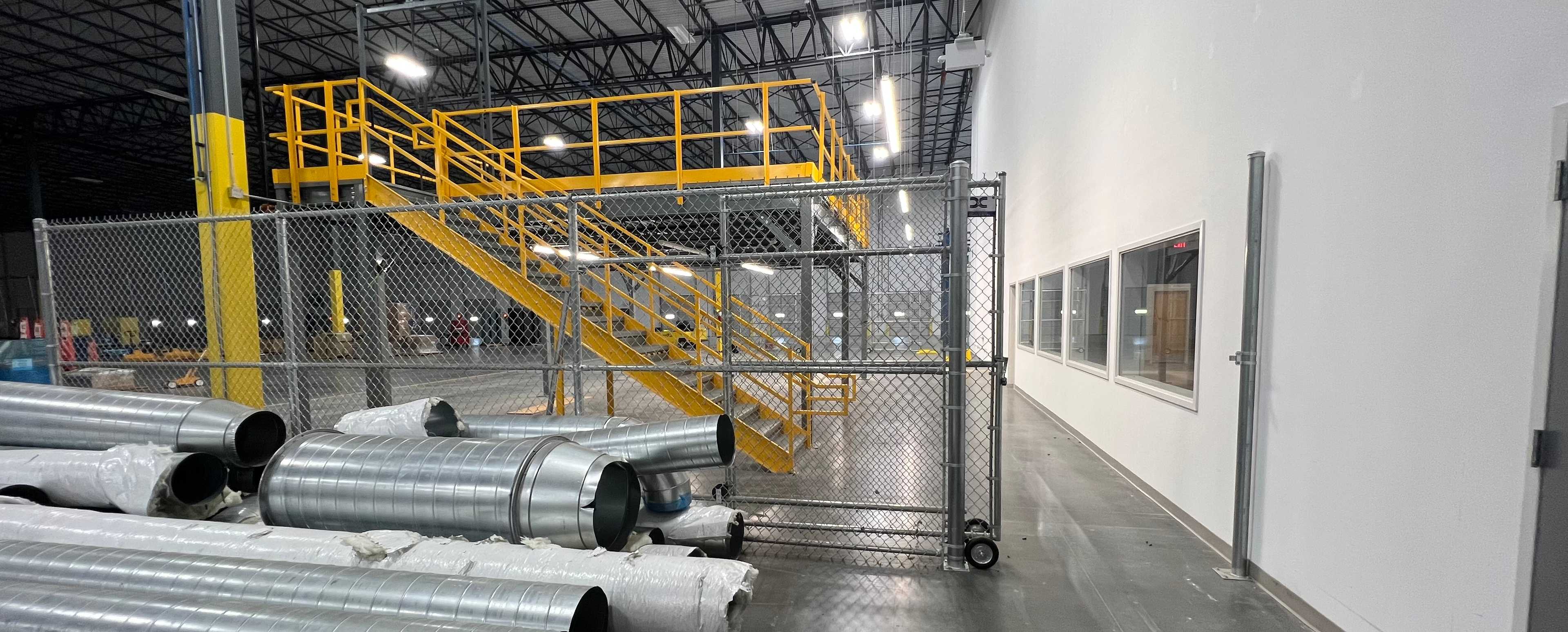 BULK LOT OF METAL FENCING & GATES QTY 70 LF - MISCELLANEOUS