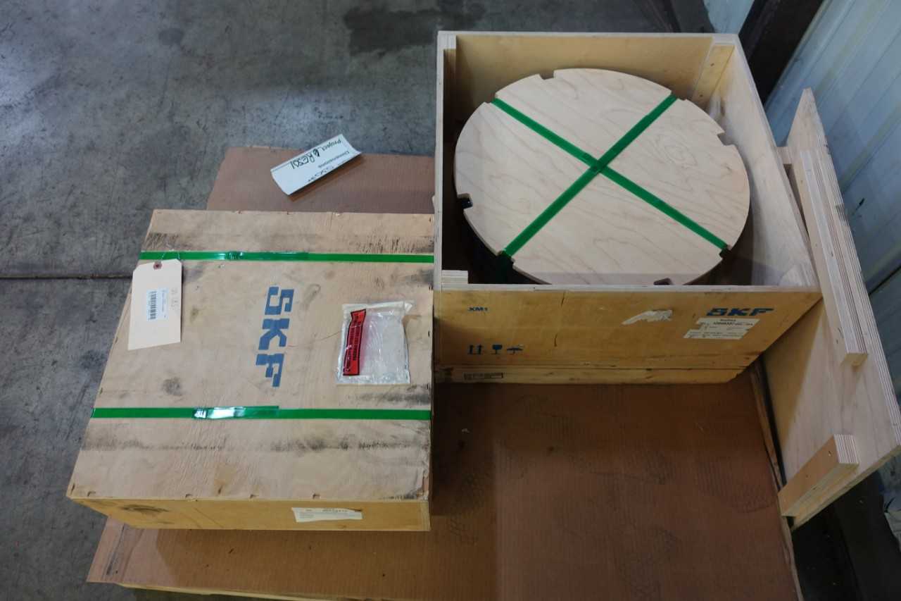 LOT OF 2 ASSORTED SKF ROLLER BEARINGS - BEARINGS