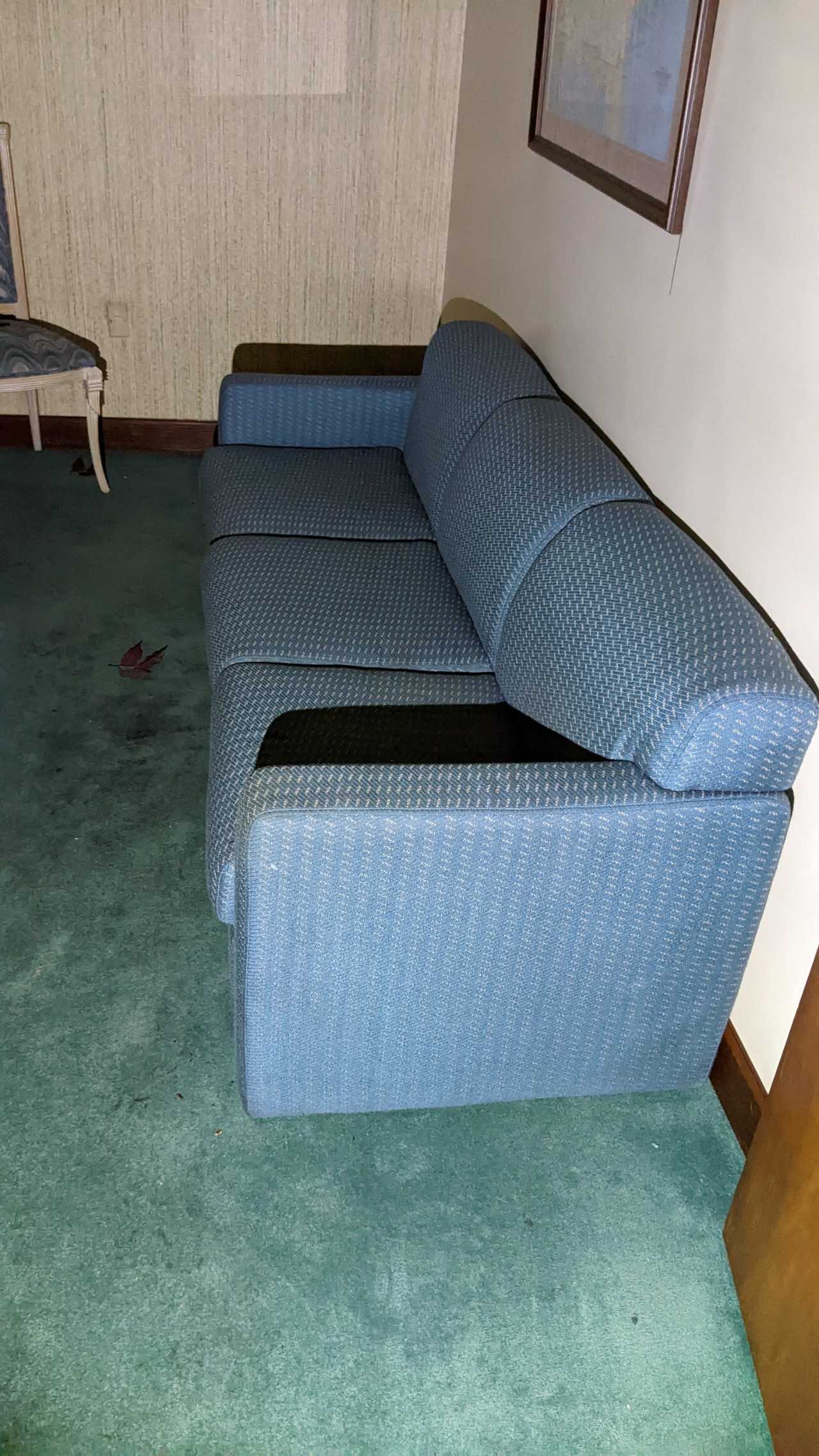 LOT OF 2 COUCHES - ELECTRIC POWER TOOLS