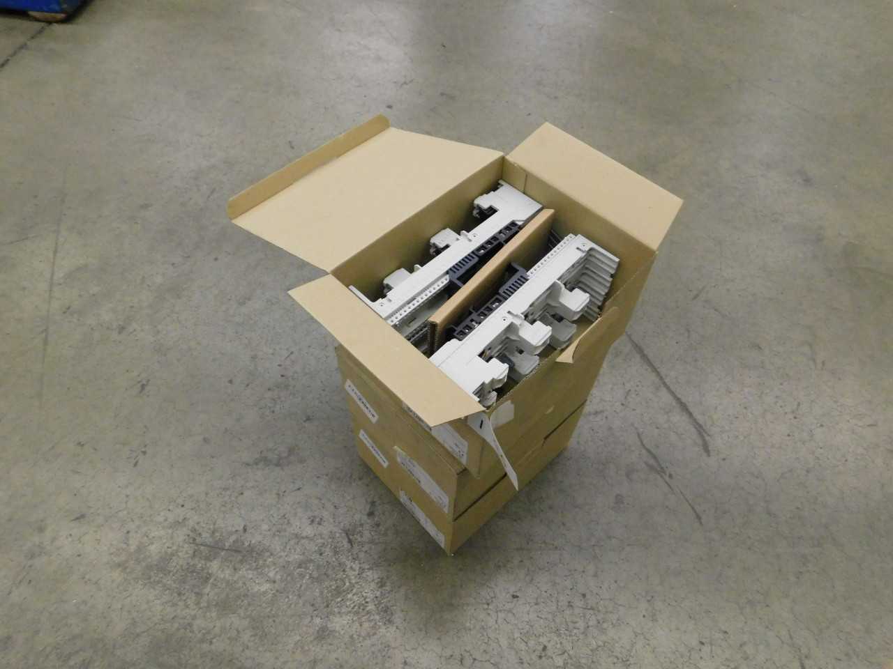 Lot of 3 Boxes of 4 Qty Busbar Adapters - ELECTRICAL COMPONENTS