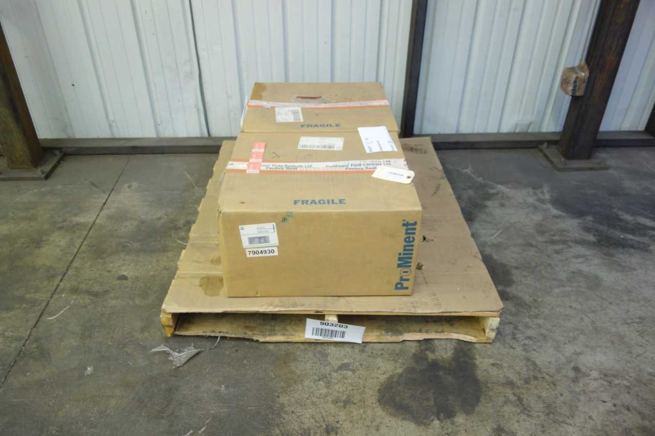 LOT OF 2 PROMINENT S1CB 12017 PVTS000UD010S0EN METERING PUMPS - METERING PUMP