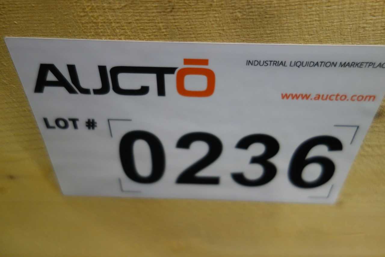 1x pallet of assorted electrical parts and controls - ELECTRICAL COMPONENTS