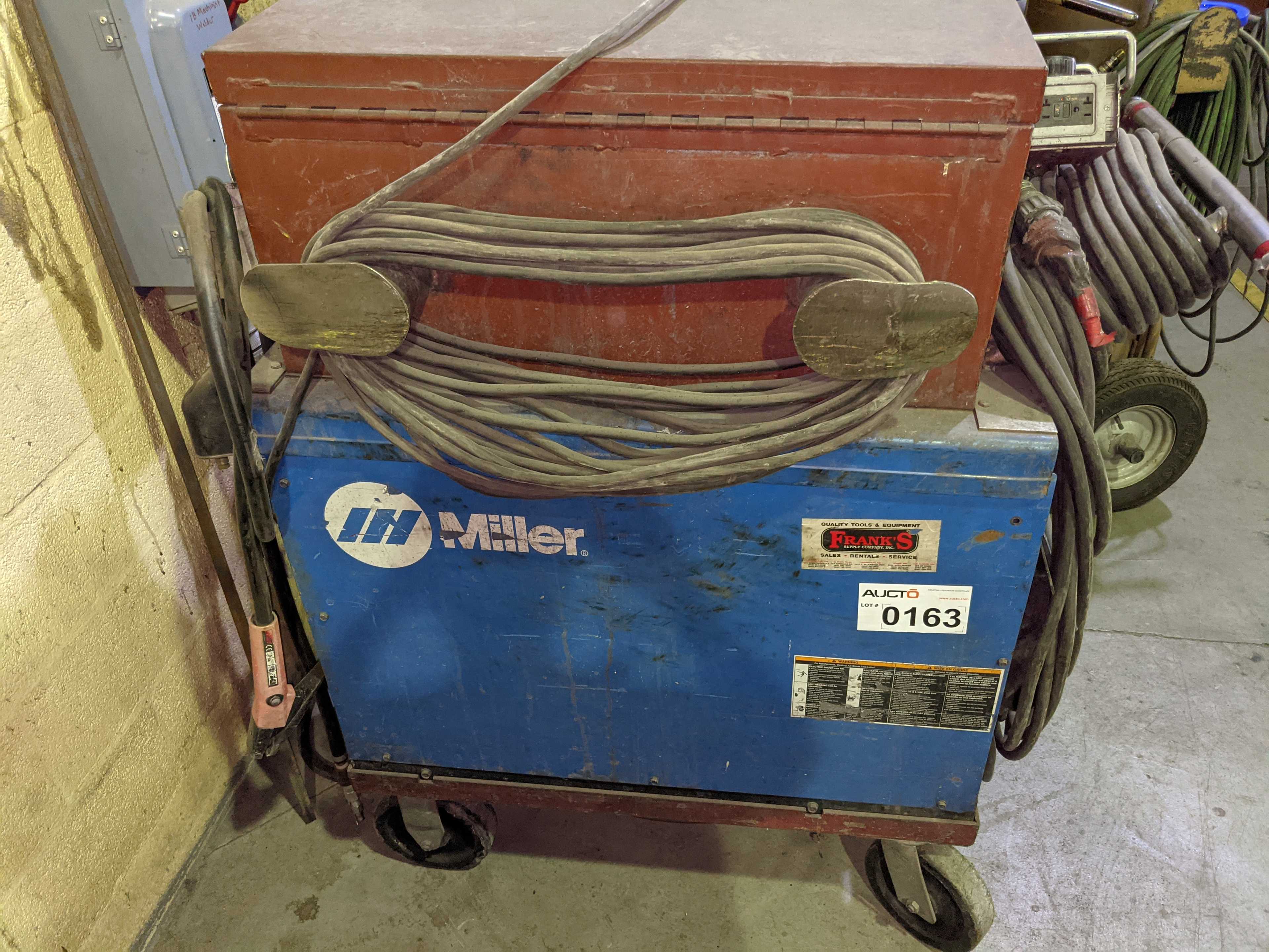 WELDER - WELDING EQUIPMENT